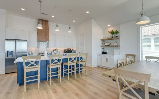 Modern Galveston Vacation Rental: Steps to Beach!