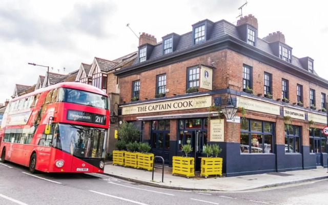 The Captain Cook Hotel