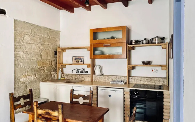 Cyprus Villages Hotel & Restaurant - Central Location - Bed & Breakfast - With Access To Pool And Stunning Views