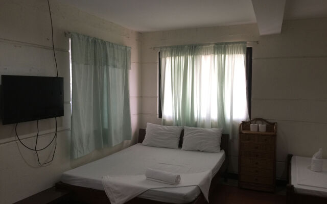 Cozy Coron Inn