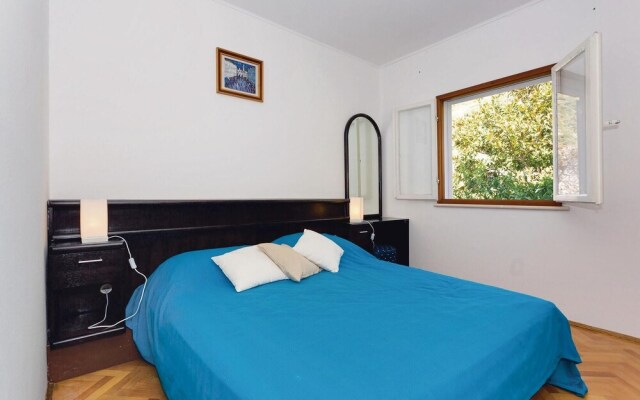 Stunning Home in Zaton Mali With Wifi and 5 Bedrooms
