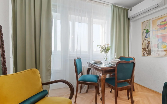 1BDR Apartment Perla Sky