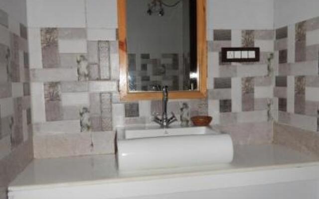 Hotel Pangot Himalayan View