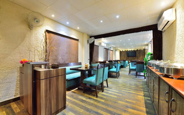 OYO 9761 Hotel Clark Heights
