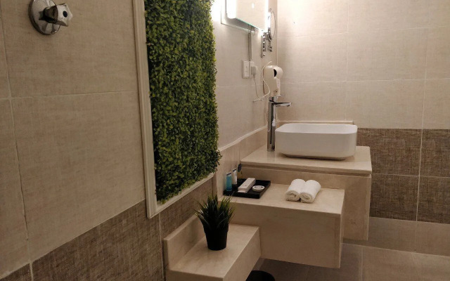 Maas Luxury Hotel Apartments