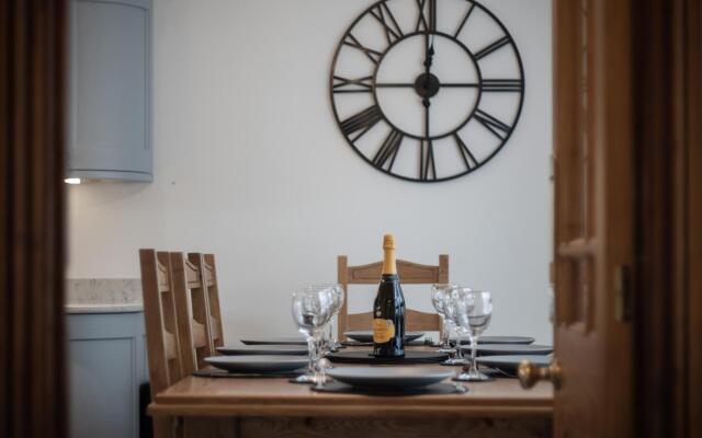 Pendeilo Villa - 5 Bedroom Holiday Home - Amroth