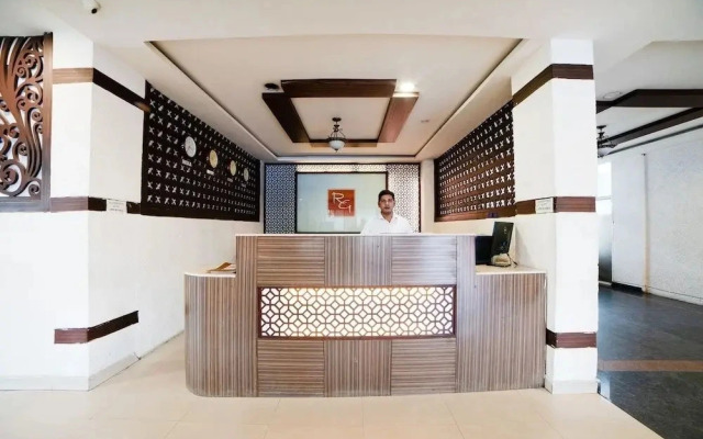 Hotel Riya Grand by OYO Rooms