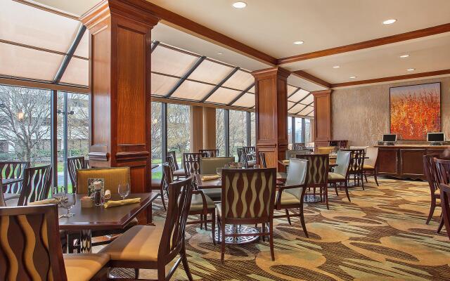 Crowne Plaza Knoxville Downtown University by IHG