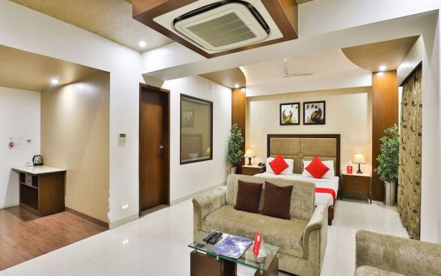 OYO 13253 The Grand Vinayak Hotel