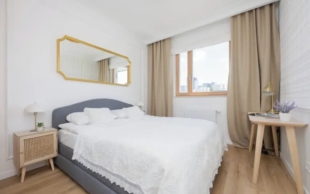 Kolejowa Apartment Warsaw by Renters