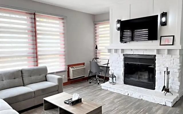 Les Eaux 227-1 by Escapades Tremblant