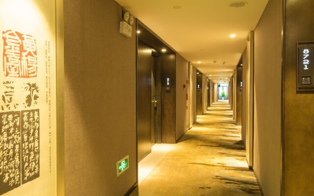 Experience Art Hotel