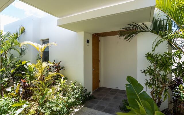POOL VILLA KOURIJIMA by COLDIO