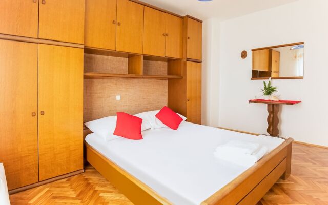 Scenic Apartment in Pakoštane Near Sea And Town Centre