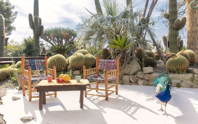 Ravino Secret Retreat