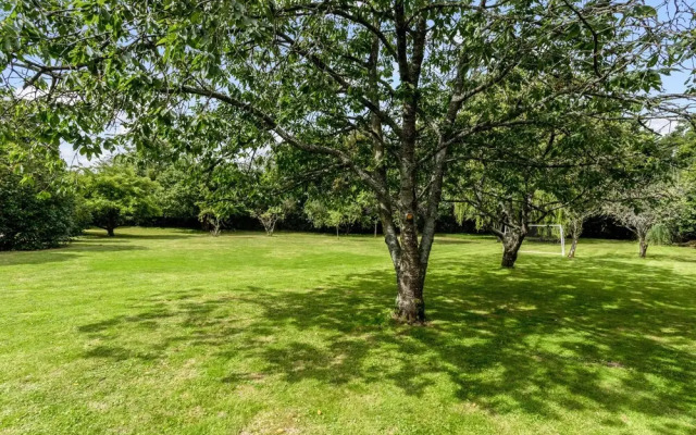 Spacious & Stylish Cotswold Family home