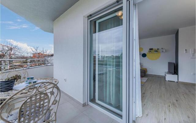 Nice Apartment in Peroj With Wifi and 1 Bedrooms
