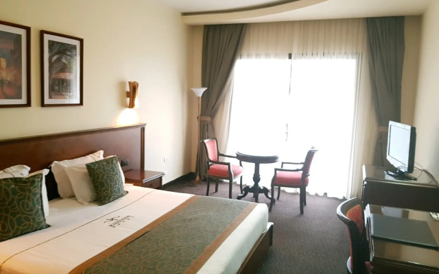 Madisson Hotel