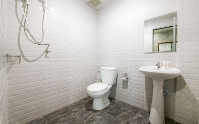 OYO 347 Southside Residence