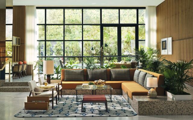 The Hollywood Grande, Autograph Collection