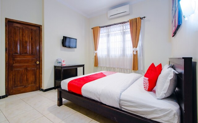 Griya Joglo Homestay by Oyo Rooms