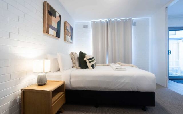 Lovely 1BR Apt in Bicton With Backyard and Parking