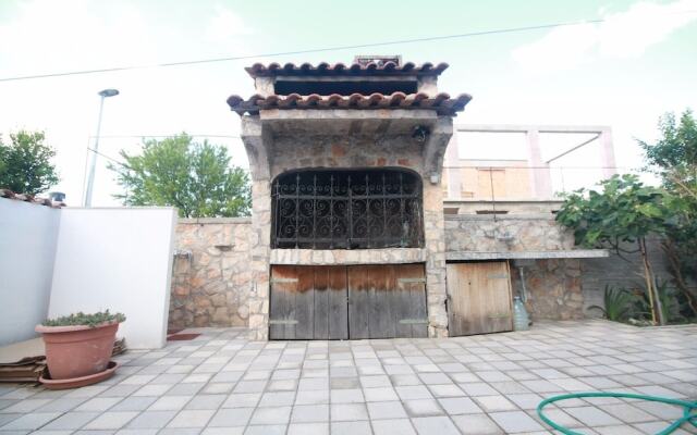 Zora - Garden Terrace and Grill - A2