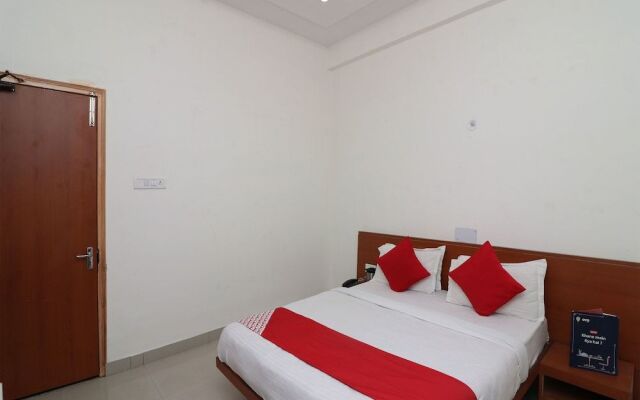 OYO 14837 Hotel Uberoi Anand