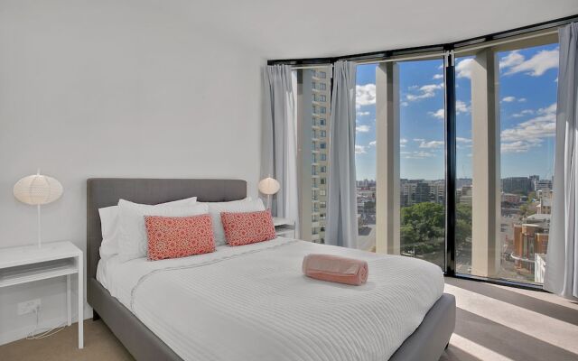 Stylish Resort Living In CBD