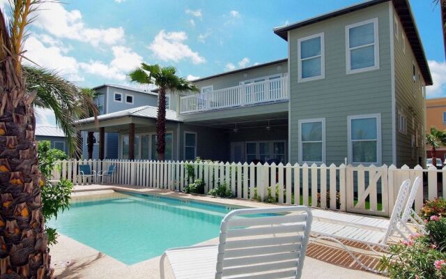 Beach Club Clubhouse 2