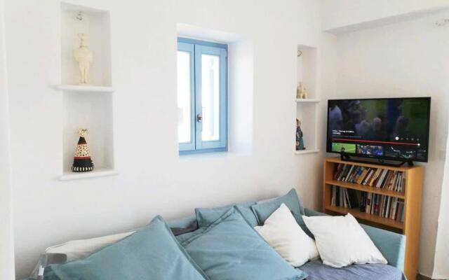 Aeriko Apartment in Paros
