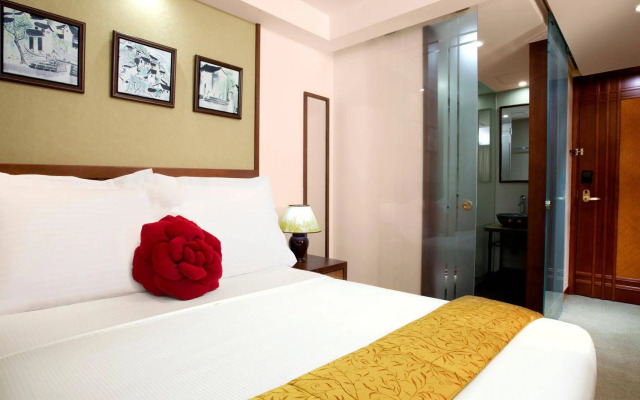 Butterfly on Wellington, Central