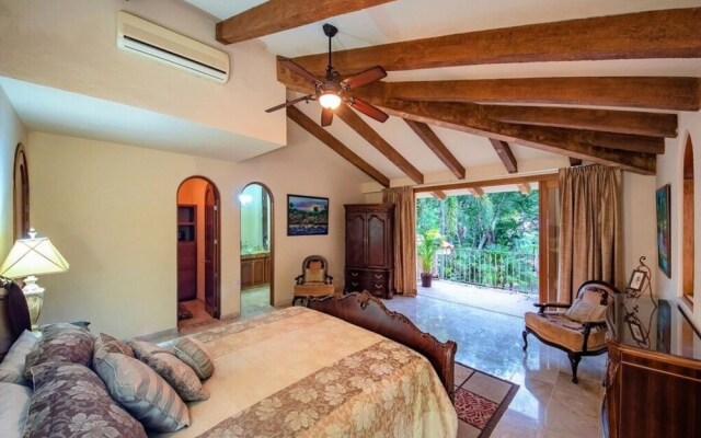 Sunny Vacation Villa 75