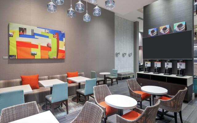 Hampton Inn & Suites Atlanta Buckhead Place