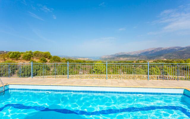 Villa Europe Ena in Lakithra