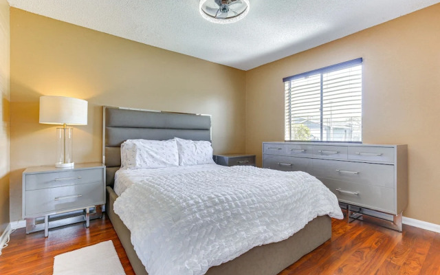 Near Beaches: Pet-friendly Sunrise Escape w/ Patio