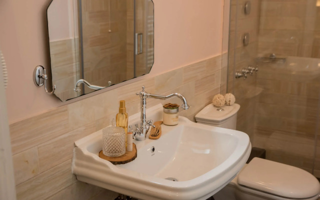 Kyria Boutique House