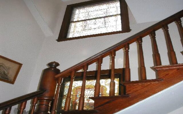 Eden Manor