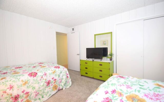 Alameda 5 2 Bedroom Condo by RedAwning