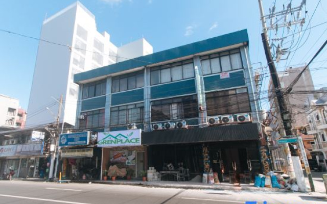 GREN PLACE near Baclaran Airport Road by RedDoorz