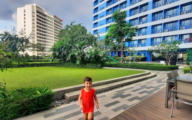 Air Residences-Modern studio w/ City skyline view