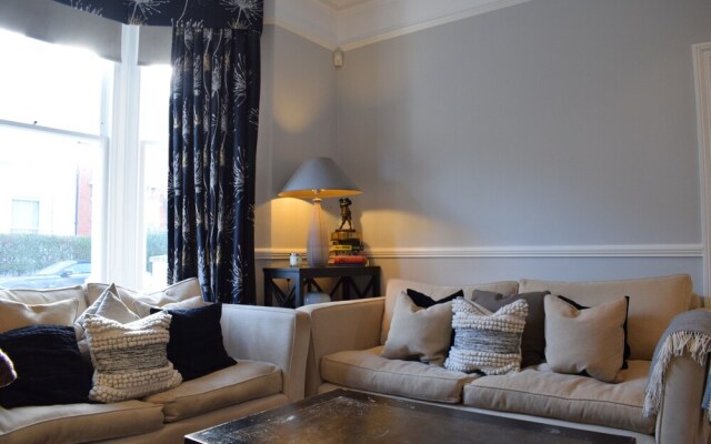2 Bedroom House in Clapham Common