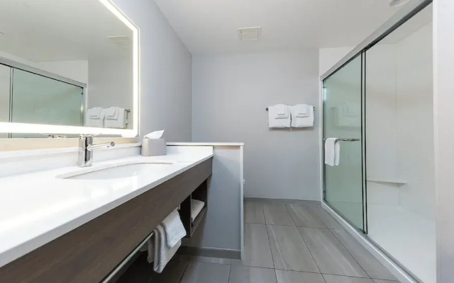 Holiday Inn Express & Suites Ridgecrest - China Lake by IHG