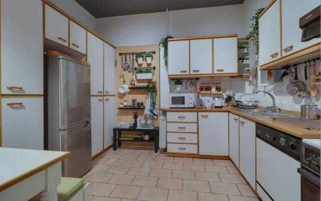 Victoria 5star / 5BR BigApt / Sauna / 2min to metro