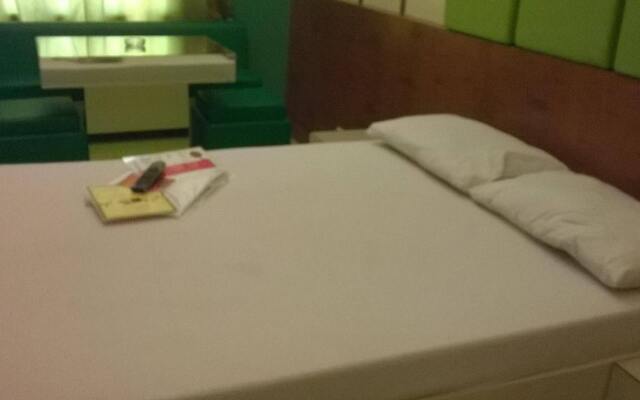 Goldstar Garden Inn