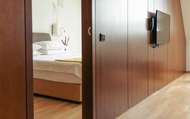 Mana Suites & Sea