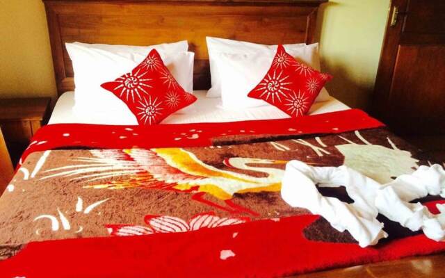 Yoho Yenisey Lake View Bungalow