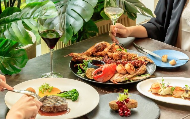 Resorts World Sentosa Festive Hotel