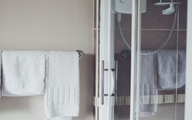 Notley House & The Coach House