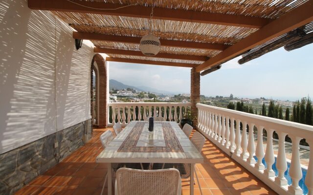 1055 Villa Cerrillo